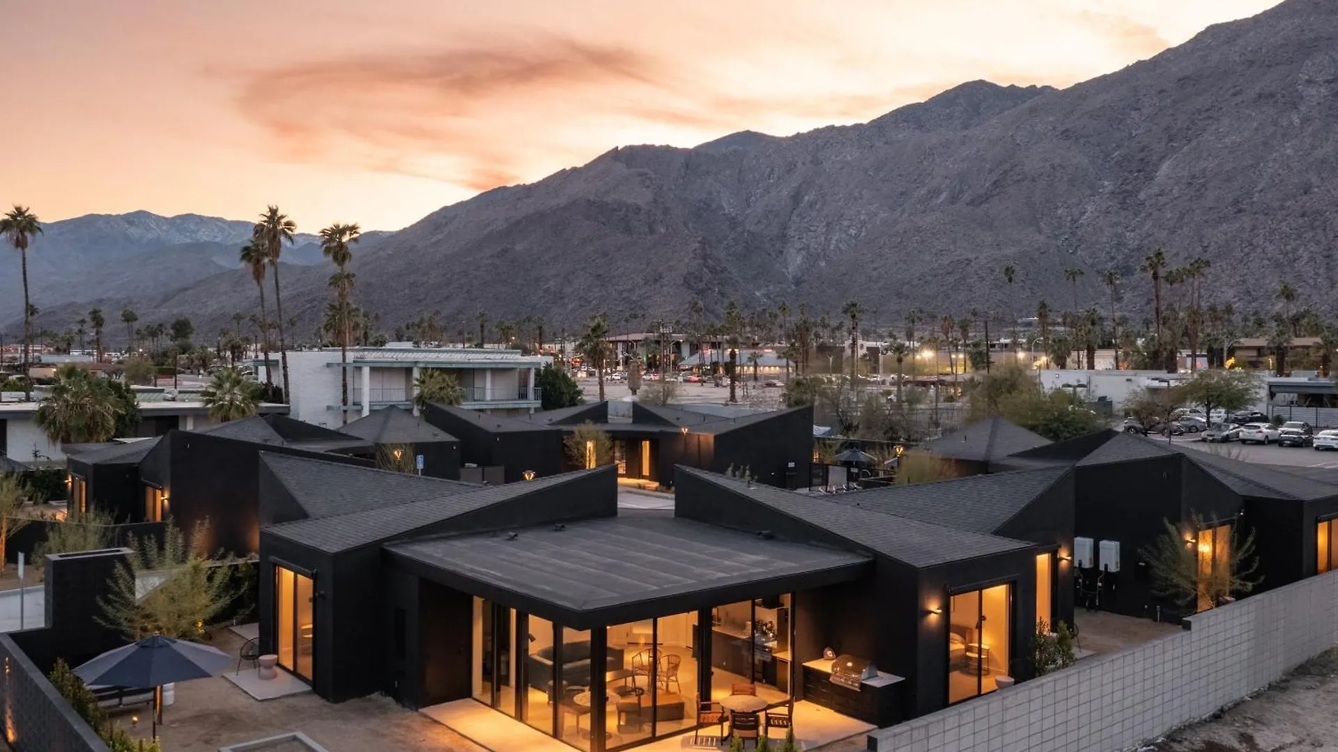 3 Central Hotels Near Palm Springs Aerial Tramway That Deliver