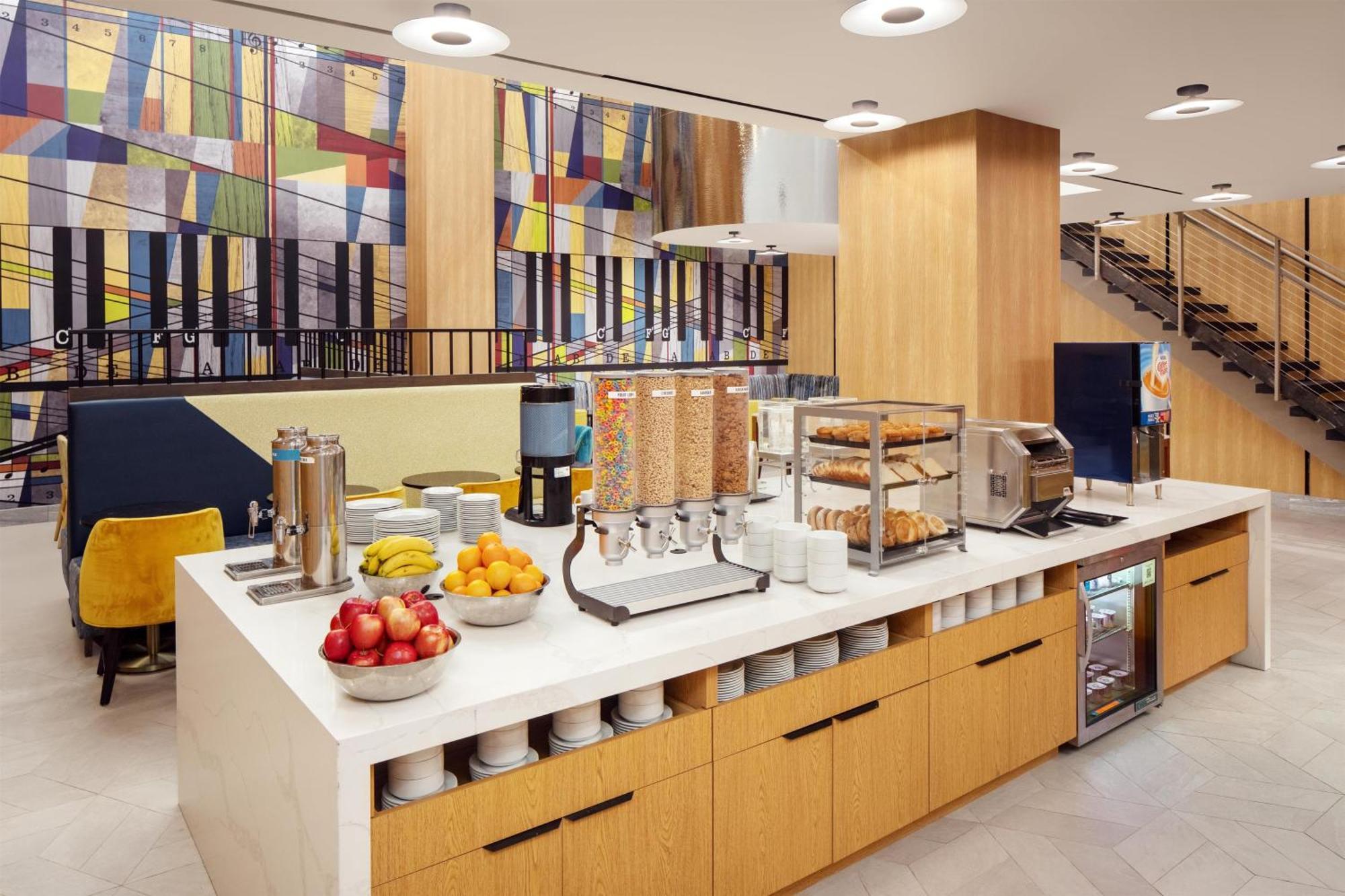 Staying In Manhattan: 3 Cheap Hotels Compared & Ranked