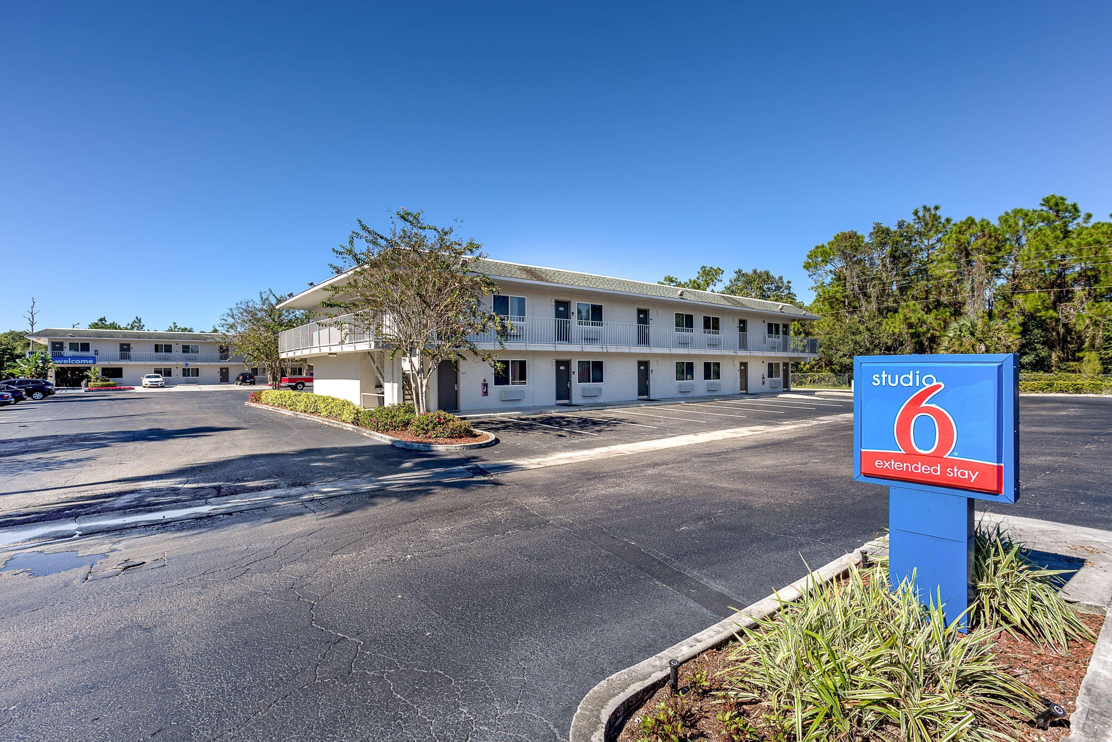 3 Cheap Hotels Close to Orlando International Premium Outlets