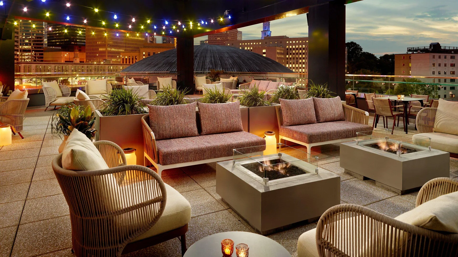 15 Smart Business Hotels Near Cumberland Park Nashville