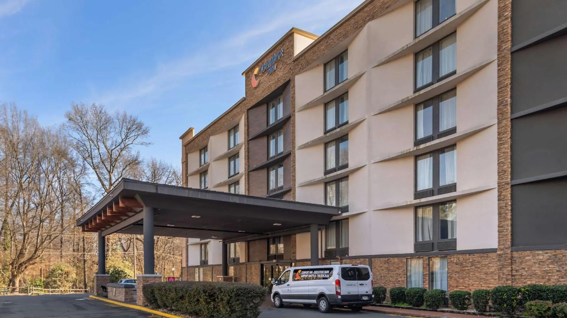 15 Airport Hotels Near Latta Park for Smart Charlotte Stays