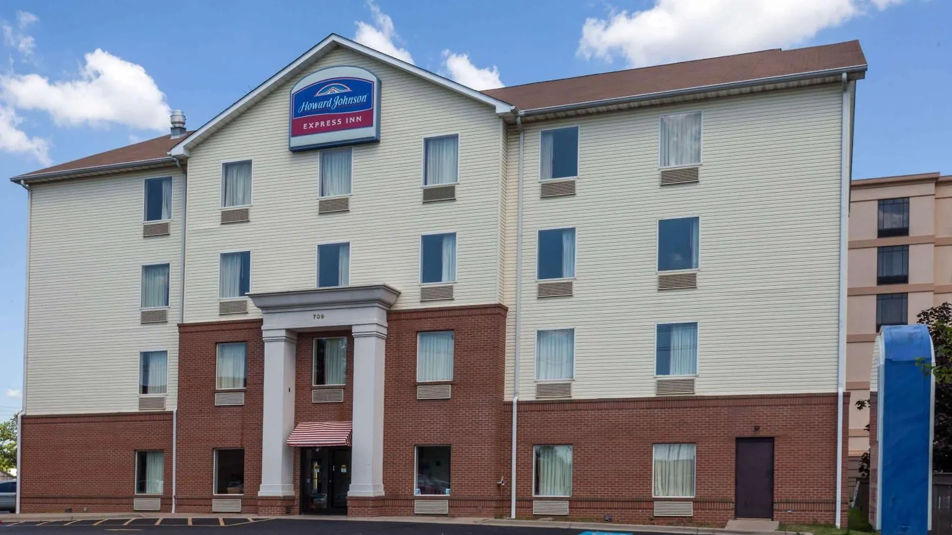 12 Smart Airport Hotels Near Broadway Theatre Louisville