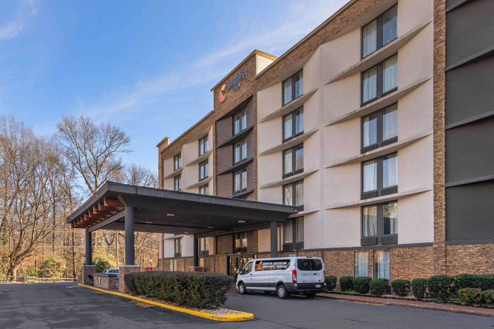 15 Airport Hotels Near Latta Park for Smart Charlotte Stays