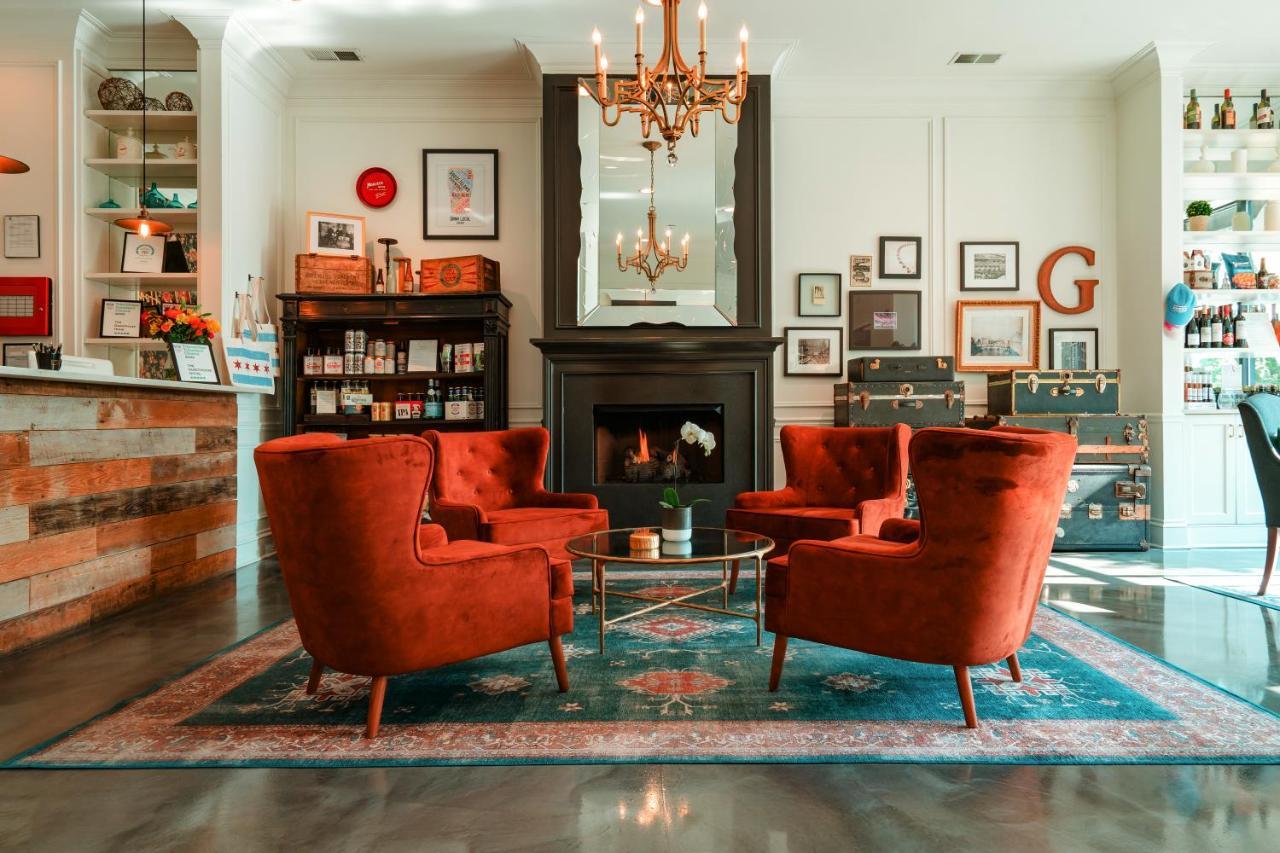 4 Smart 4-Star Hotels Near Chicago Historical Society