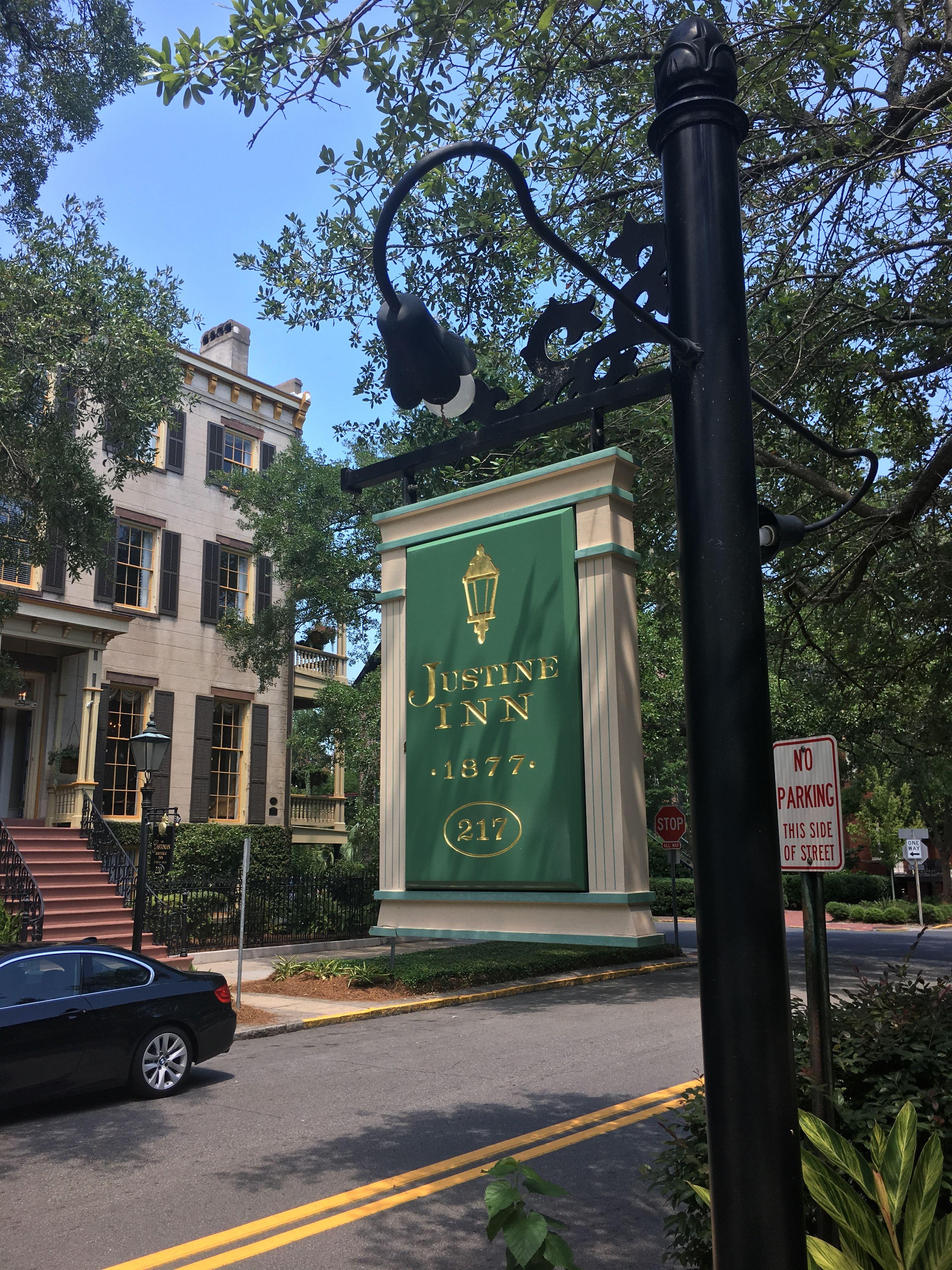 Staying Near Lake Mayer Park: 6 Central Savannah Hotels Compared