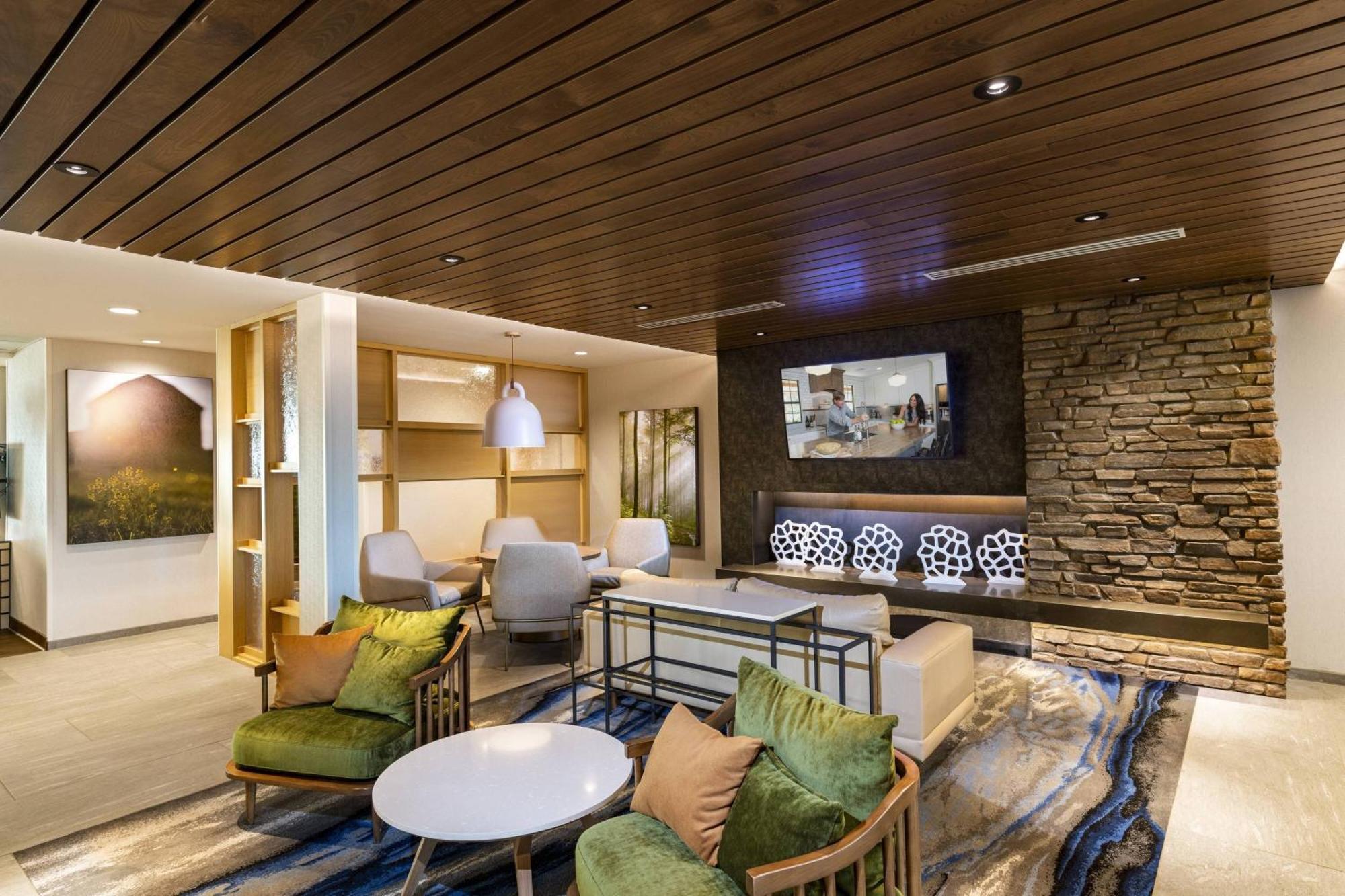 Staying In Phoenix: 5 Business Hotels Compared